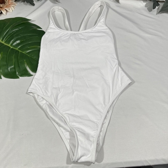 NWT $32 Xhilaration [ Juniors Medium ] Ribbed‎ One Piece Swimsuit in White - Picture 3 of 11